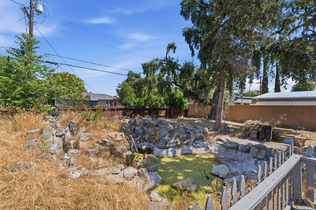 4659 E Terrace Avenue, Fresno, CA 93703