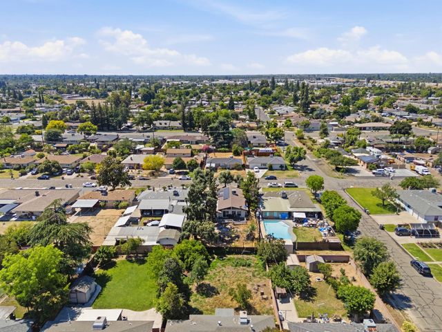 4659 E Terrace Avenue, Fresno, CA 93703