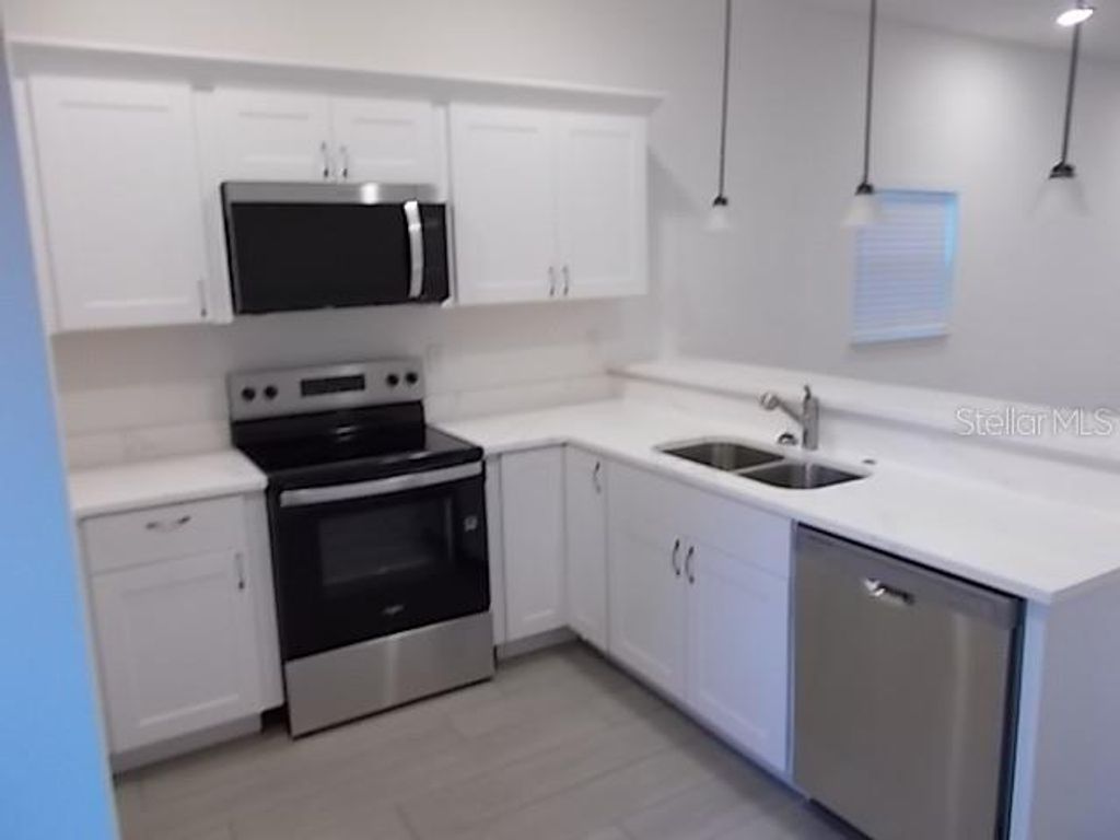 Image 13 of property listing at 826 VALENCIA AVENUE, Daytona Beach, FL 32114