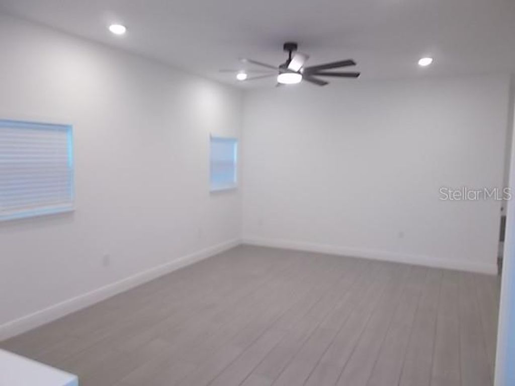 Image 15 of property listing at 826 VALENCIA AVENUE, Daytona Beach, FL 32114