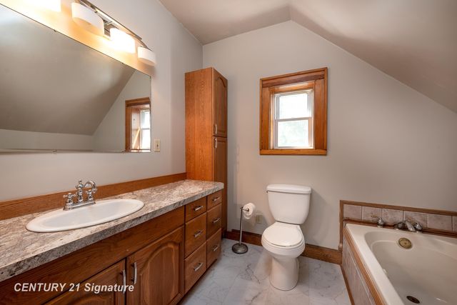 300 S Columbian Street, Bay City, MI 48706