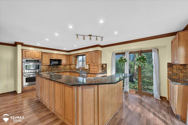48540 Lindon Court, Shelby Twp, MI 48317