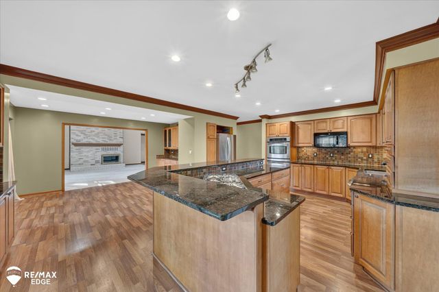 48540 Lindon Court, Shelby Twp, MI 48317