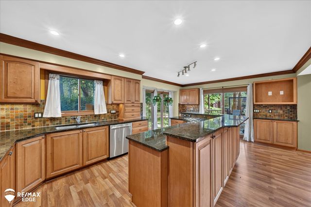 48540 Lindon Court, Shelby Twp, MI 48317