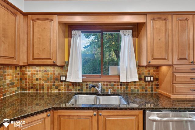 48540 Lindon Court, Shelby Twp, MI 48317