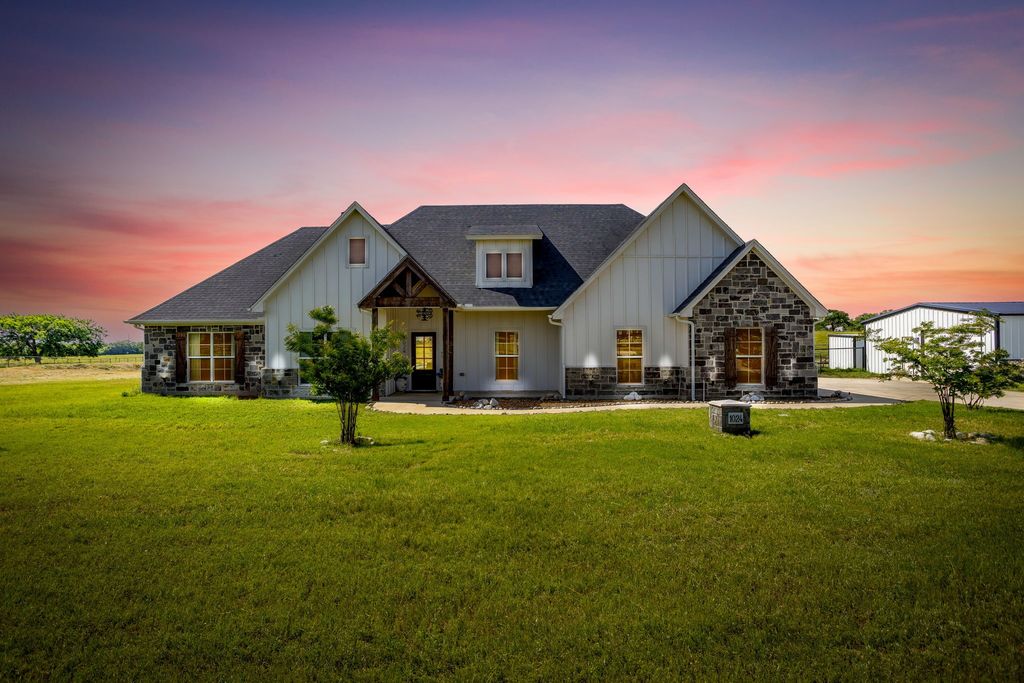 1024 Monarch Court, Poolville, TX 76487