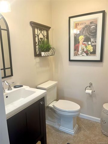 1305 Gotham Court W, Saint James, NY 11780