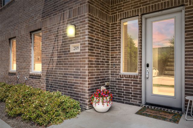 2509 Vintage Place Circle, Farmers Branch, TX 75234