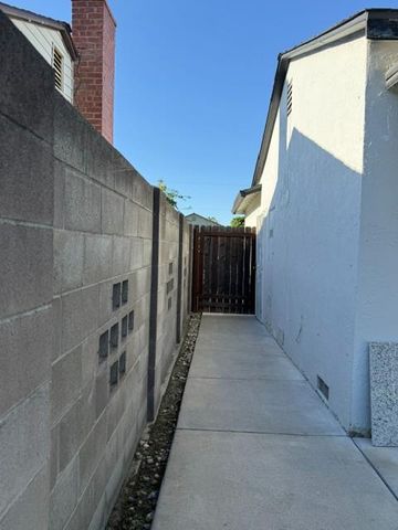 5224 52nd Ave, Sacramento, CA 95823