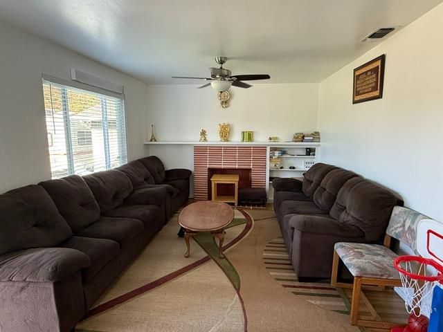 5224 52nd Ave, Sacramento, CA 95823
