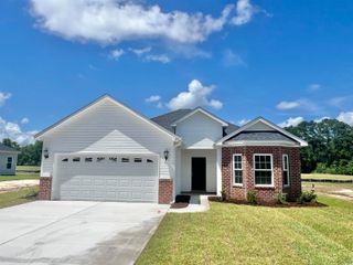 193 Norris Ln, Loris, SC 29569