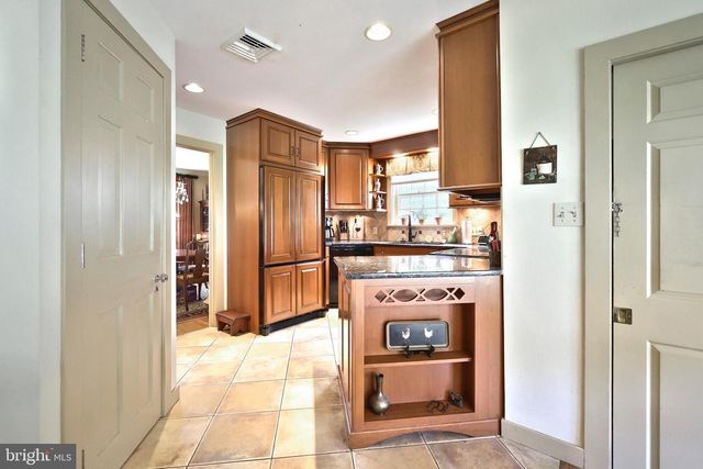 3172 N GEORGE STREET, Emigsville, PA 17318