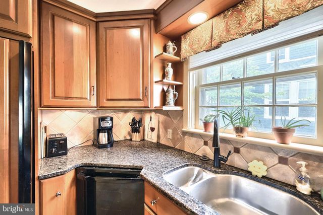 3172 N GEORGE STREET, Emigsville, PA 17318