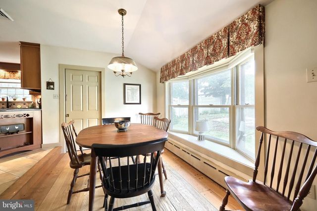3172 N GEORGE STREET, Emigsville, PA 17318