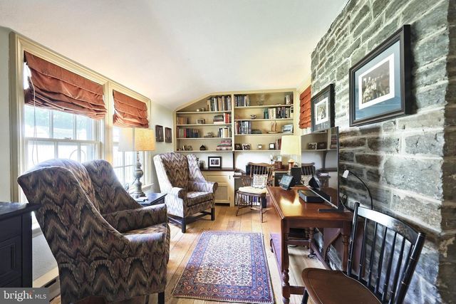 3172 N GEORGE STREET, Emigsville, PA 17318