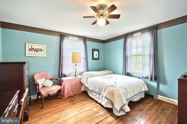 3172 N GEORGE STREET, Emigsville, PA 17318