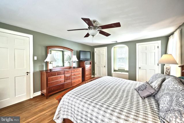 3172 N GEORGE STREET, Emigsville, PA 17318