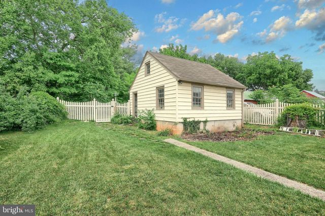 3172 N GEORGE STREET, Emigsville, PA 17318