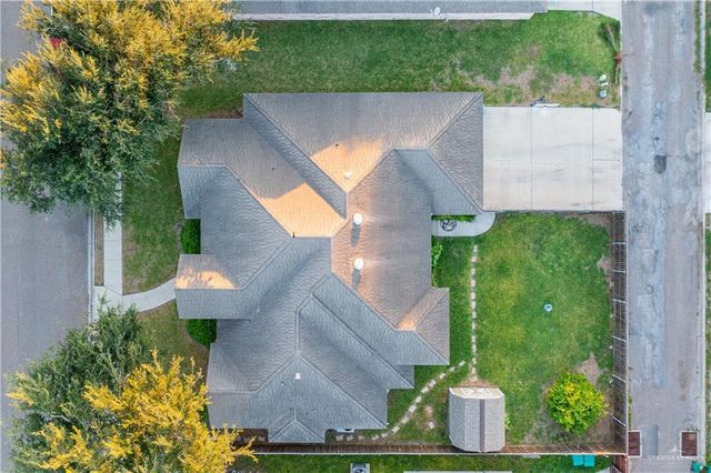 1104 N Regal Drive N, Pharr, TX 78577