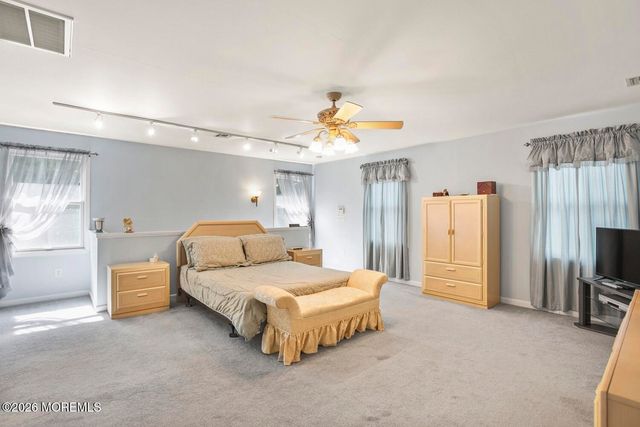 445 Seaman Avenue, Beachwood, NJ 08722