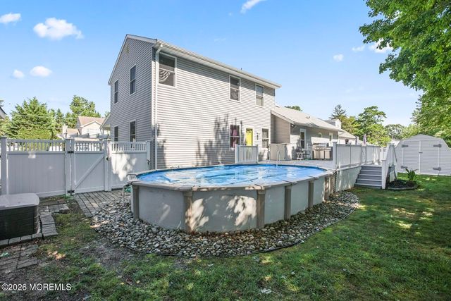 445 Seaman Avenue, Beachwood, NJ 08722