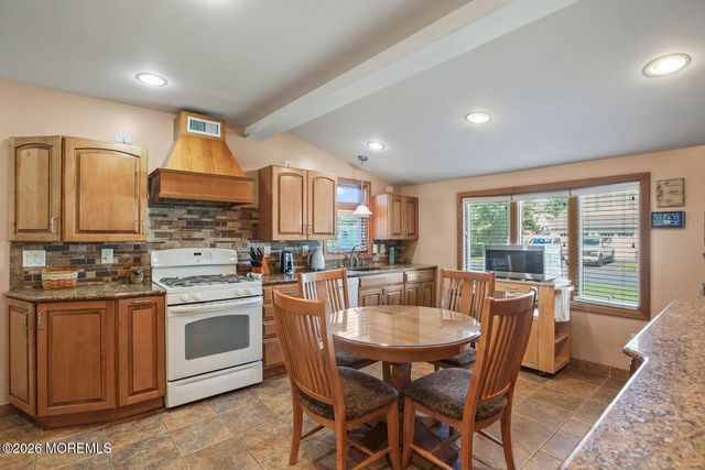 445 Seaman Avenue, Beachwood, NJ 08722