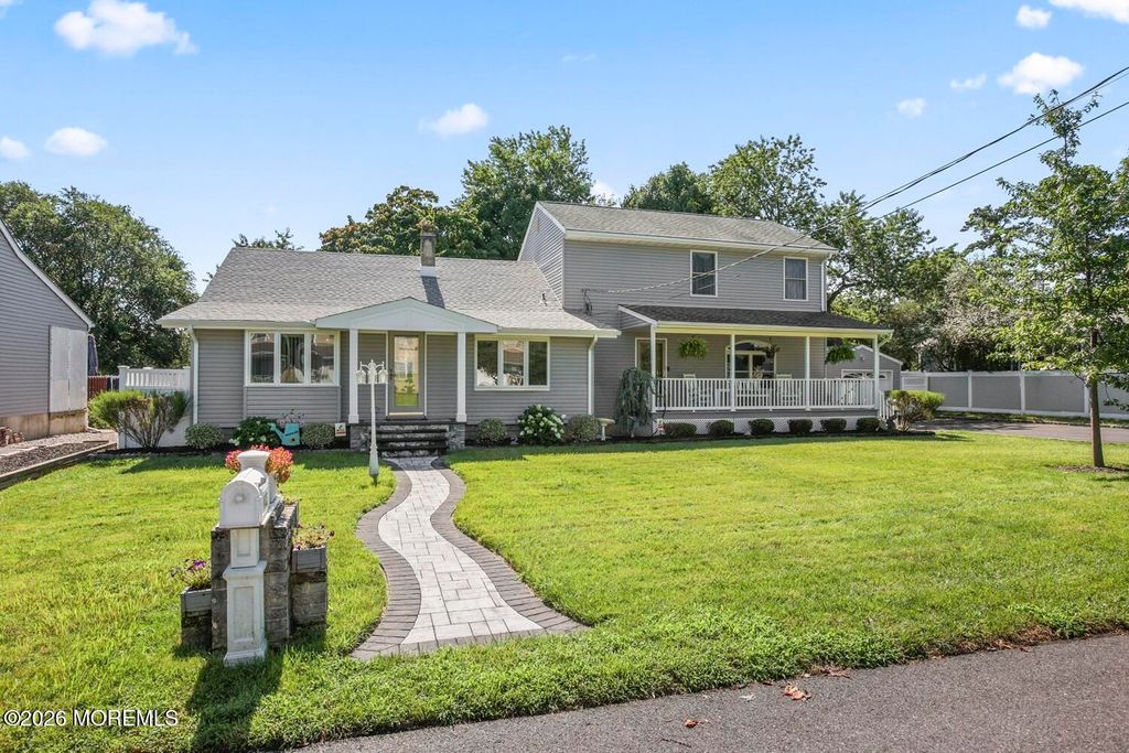 445 Seaman Avenue, Beachwood, NJ 08722