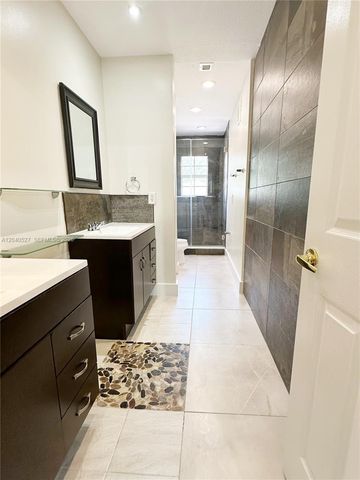 2150 NW 171st Ter, Pembroke Pines, FL 33028