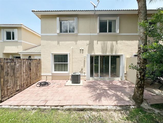 2150 NW 171st Ter, Pembroke Pines, FL 33028