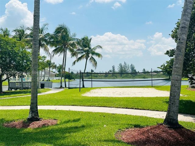 2150 NW 171st Ter, Pembroke Pines, FL 33028