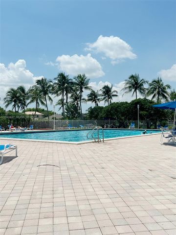 2150 NW 171st Ter, Pembroke Pines, FL 33028