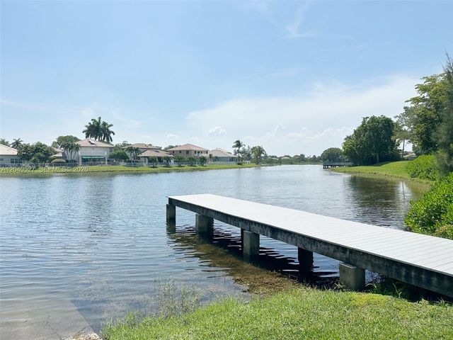 2150 NW 171st Ter, Pembroke Pines, FL 33028