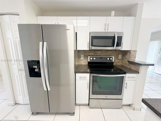 2150 NW 171st Ter, Pembroke Pines, FL 33028