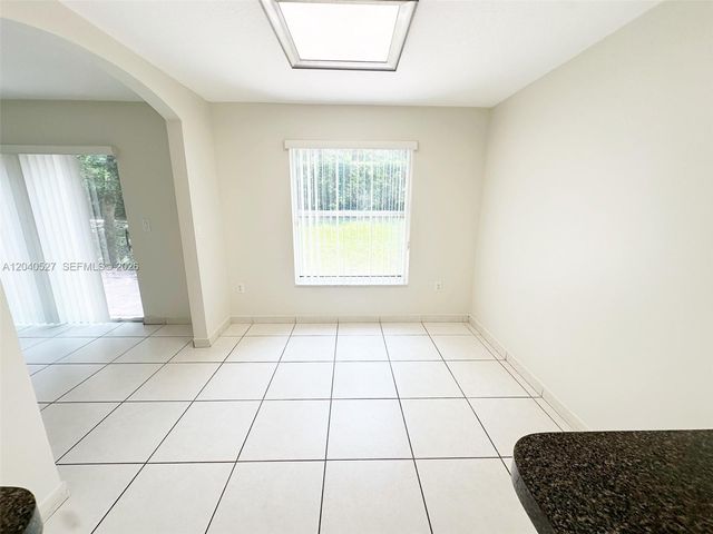 2150 NW 171st Ter, Pembroke Pines, FL 33028