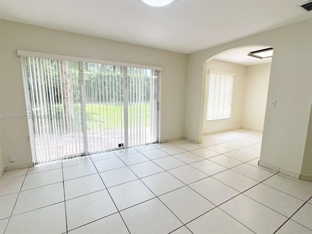 2150 NW 171st Ter, Pembroke Pines, FL 33028
