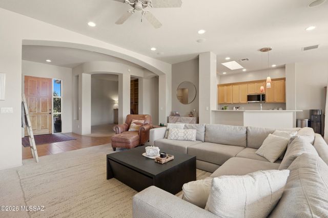 6279 N Via Jaspeada, Tucson, AZ 85718