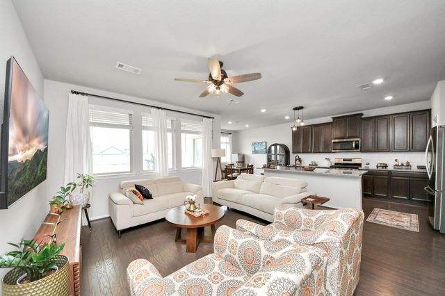 4610 Presario Drive, Fresno, TX 77545