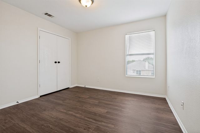 614 Hearthstone Drive, Lancaster, TX 75146