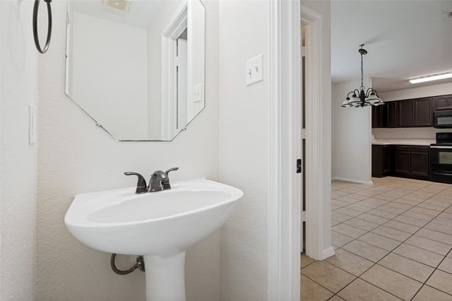 614 Hearthstone Drive, Lancaster, TX 75146