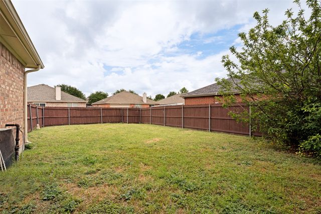 614 Hearthstone Drive, Lancaster, TX 75146