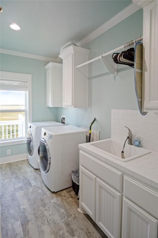 1682 Hamilton Avenue, Gilchrist, TX 77617