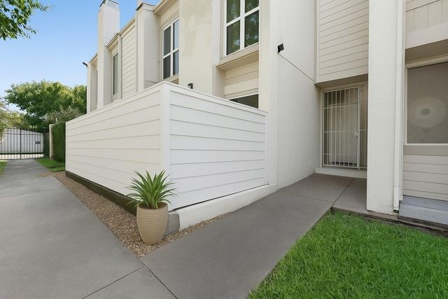 6019 Winsome Lane 2, Houston, TX 77057