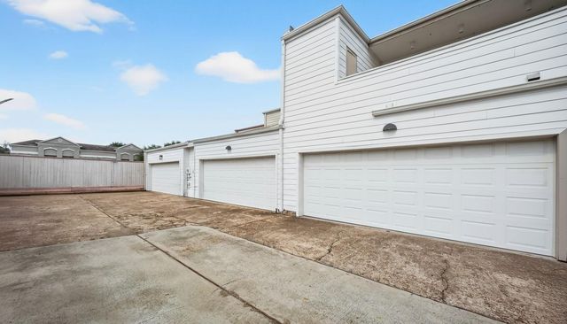 6019 Winsome Lane 2, Houston, TX 77057