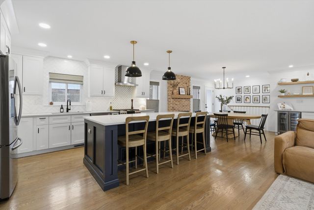 101 W Jackson Street, Elmhurst, IL 60126