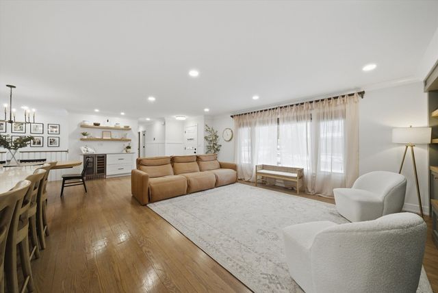 101 W Jackson Street, Elmhurst, IL 60126