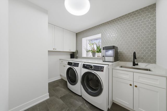 101 W Jackson Street, Elmhurst, IL 60126