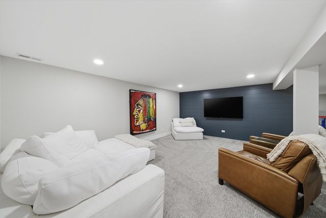 101 W Jackson Street, Elmhurst, IL 60126