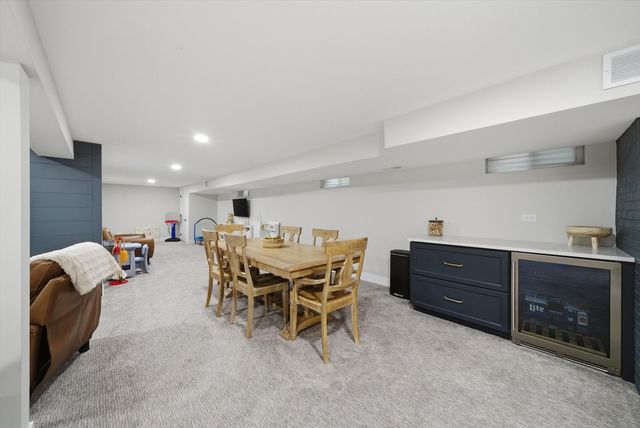 101 W Jackson Street, Elmhurst, IL 60126