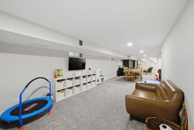 101 W Jackson Street, Elmhurst, IL 60126