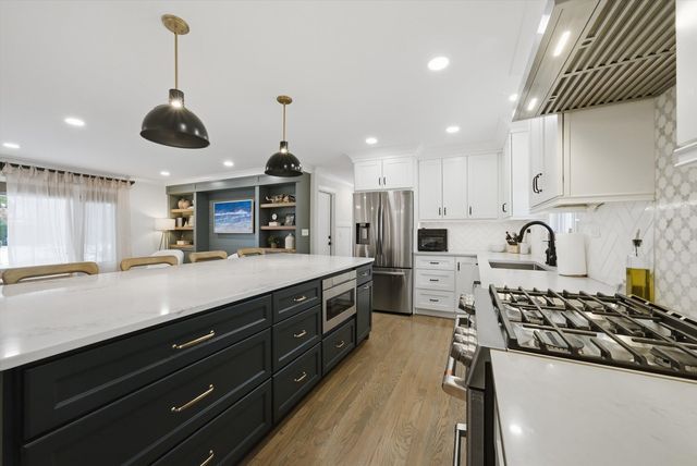 101 W Jackson Street, Elmhurst, IL 60126